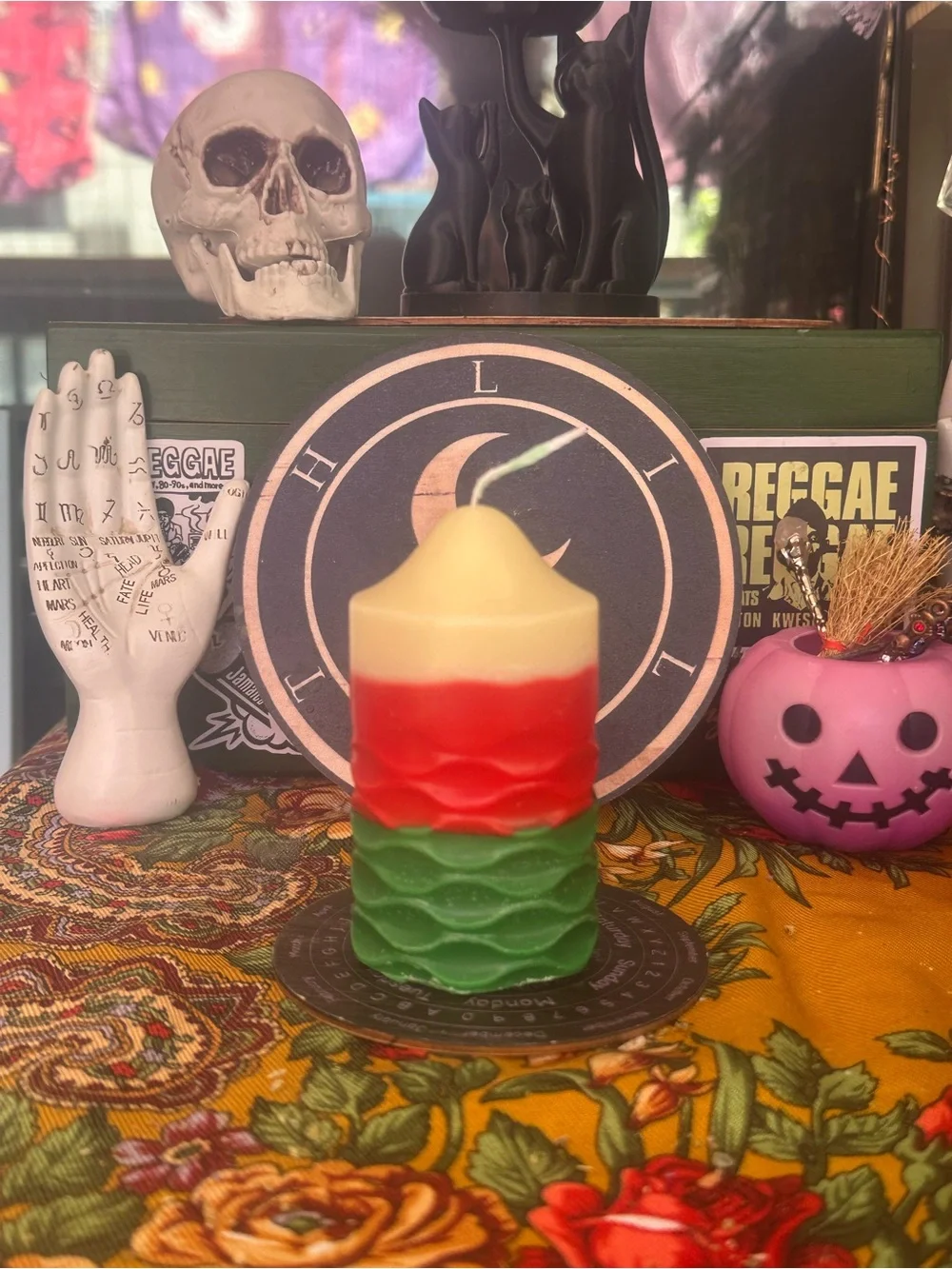 Red Green & Cream Holiday Candle